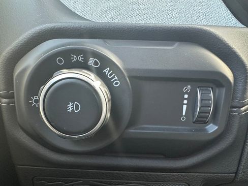 Certified 2024 Jeep Wrangler Sahara w/ Technology Group image 18