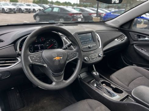 Used 2018 Chevrolet Malibu LS FWD image 9