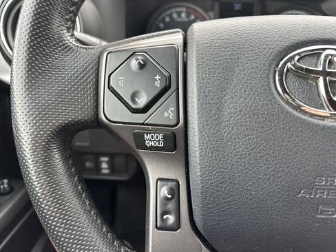 Used 2020 Toyota Tacoma TRD Off-Road image 18