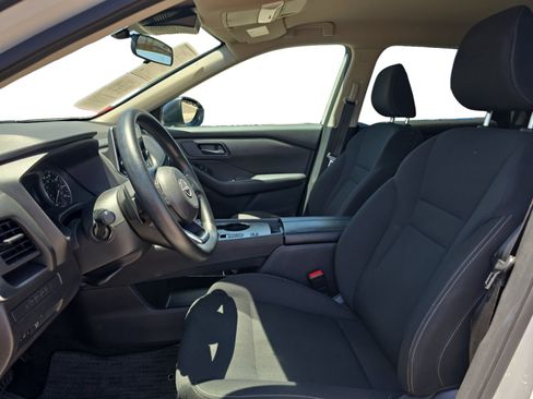 Used 2024 Nissan Rogue S FWD image 10