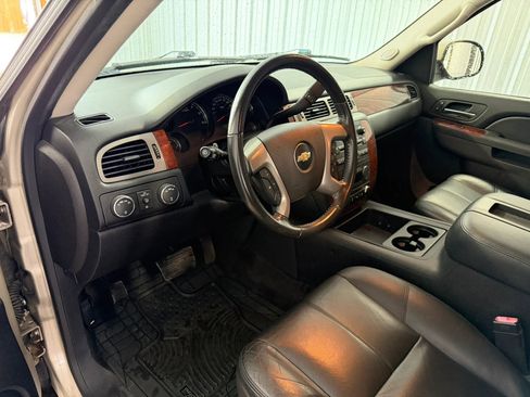 Used 2014 Chevrolet Suburban LT AWD/4WD image 29