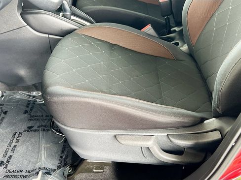 Used 2019 Nissan Kicks SR FWD image 18