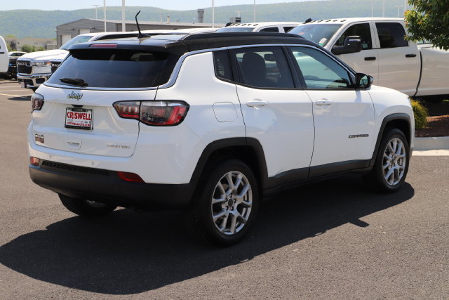 Used 2025 Jeep Compass Limited AWD/4WD image 6