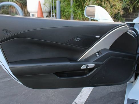 Used 2019 Chevrolet Corvette Stingray Coupe w/ 1LT RWD image 49