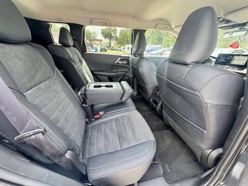 Used 2025 Mitsubishi Outlander SE AWD/4WD image 15