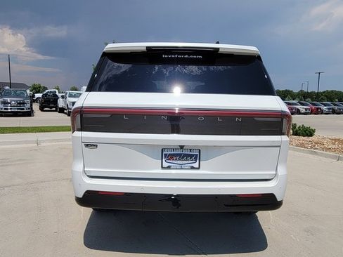 New 2025 Lincoln Navigator Reserve w/ Jet Appearance Package image 11