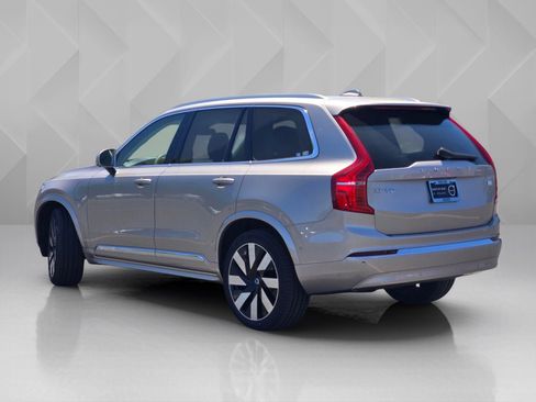 Used 2024 Volvo XC90 T8 Plus w/ Protection Package Premier AWD/4WD image 4