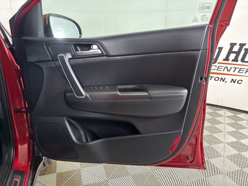 Used 2022 Kia Sportage Nightfall Edition image 27