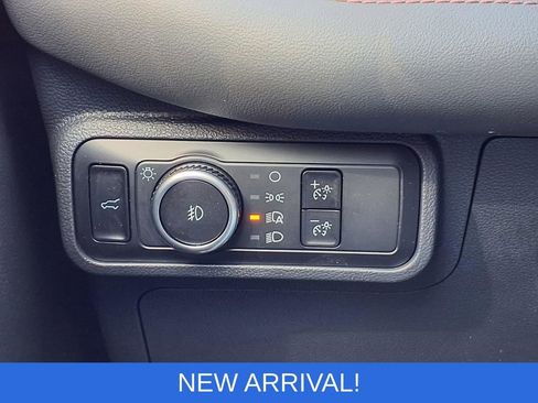 Used 2025 Ford Explorer Active w/ Active Comfort Package AWD/4WD image 18