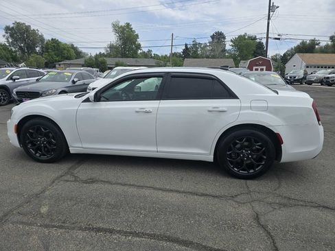 Used 2019 Chrysler 300 S w/ Safetytec Plus Group AWD/4WD image 10