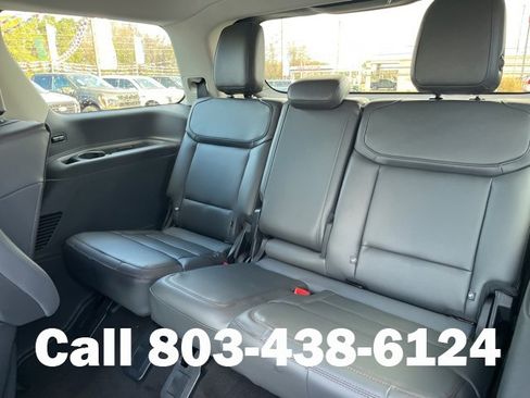 New 2025 Ford Expedition Active image 14