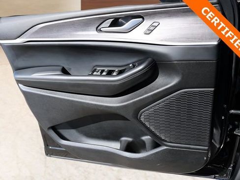 Used 2024 Jeep Grand Cherokee Limited image 11