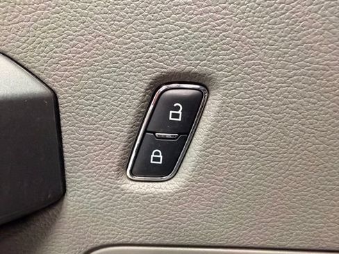 Used 2019 Ford F150 XLT w/ Equipment Group 302A Luxury AWD/4WD image 24