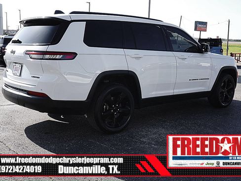 Used 2023 Jeep Grand Cherokee L Limited w/ Black Appearance Package AWD/4WD image 5