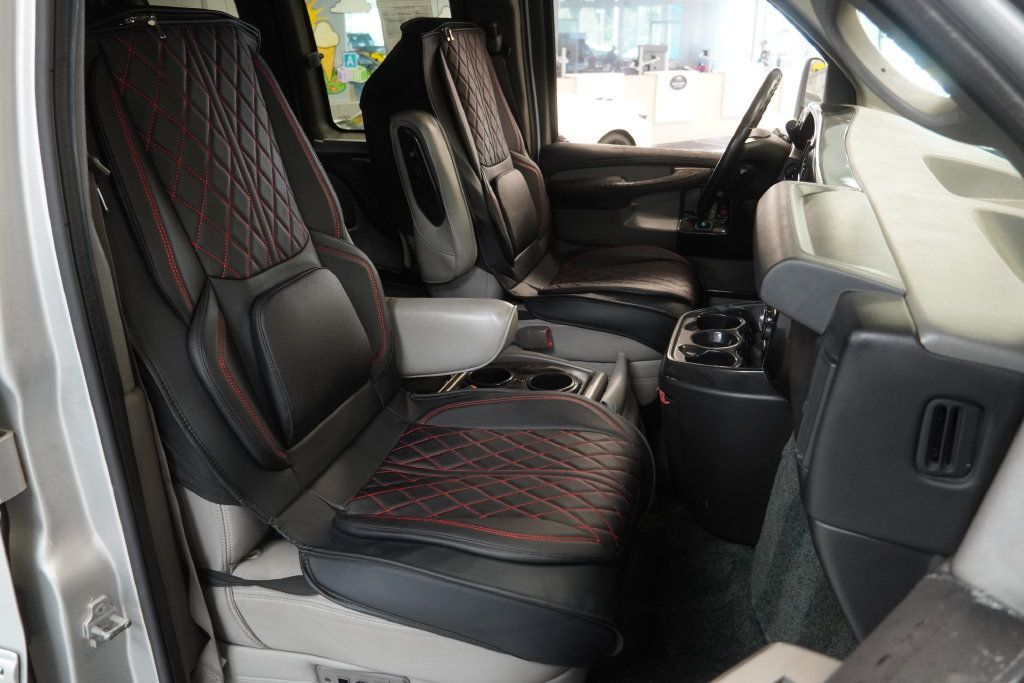 Used 2013 GMC Savana 1500 AWD image 29