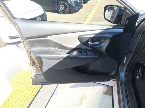 Used 2020 Nissan Murano SV image 11