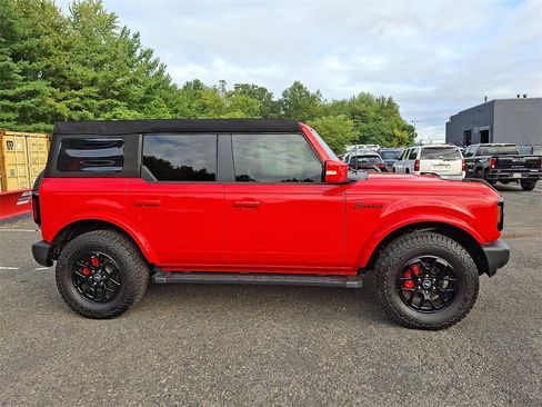 Used 2023 Ford Bronco Outer Banks image 7