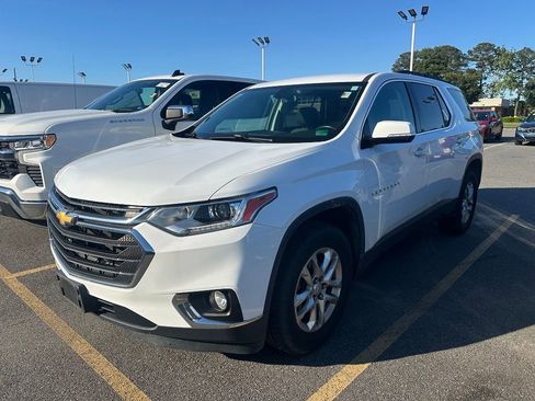 Used 2020 Chevrolet Traverse LT AWD/4WD image 2