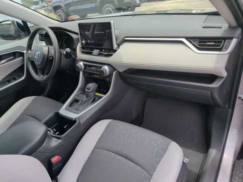 Used 2025 Toyota RAV4 XLE w/ Convenience Package FWD image 18