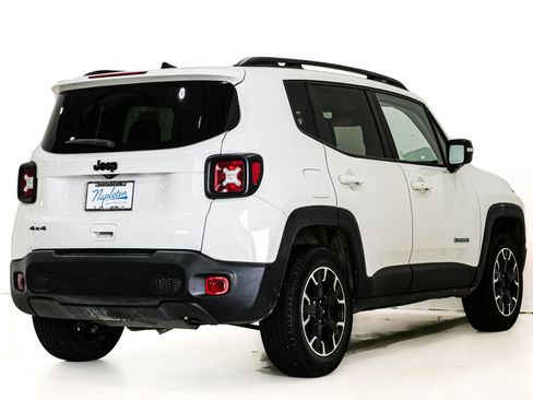 Used 2023 Jeep Renegade Latitude AWD/4WD image 6