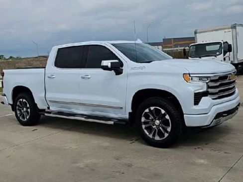 New 2026 Chevrolet Silverado 1500 High Country w/ Technology Package AWD/4WD image 2