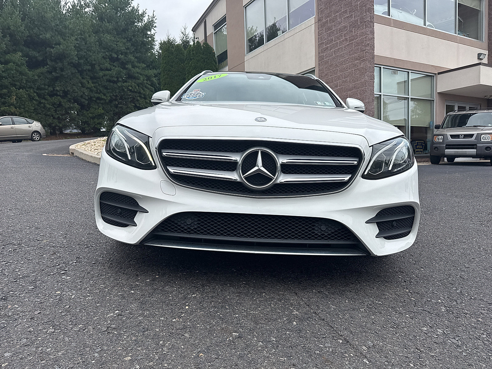Used 2017 Mercedes-Benz E 400 4MATIC Wagon image 17