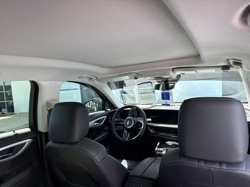 Used 2024 Buick Envision Avenir AWD/4WD image 9