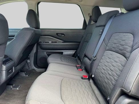 Used 2025 Nissan Pathfinder SV AWD/4WD image 11