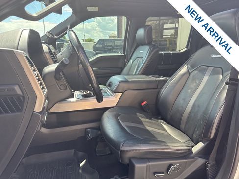 Used 2019 Ford F150 Platinum w/ Equipment Group 701A Luxury AWD/4WD image 16