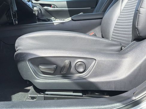 Used 2024 Toyota Camry SE FWD image 21