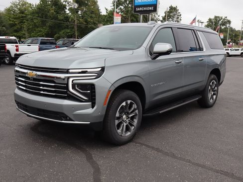 New 2025 Chevrolet Suburban LT w/ Advanced Technology Package image 29