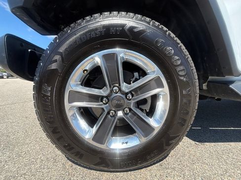 Used 2021 Jeep Wrangler Unlimited Sahara w/ Cold Weather Group AWD/4WD image 9