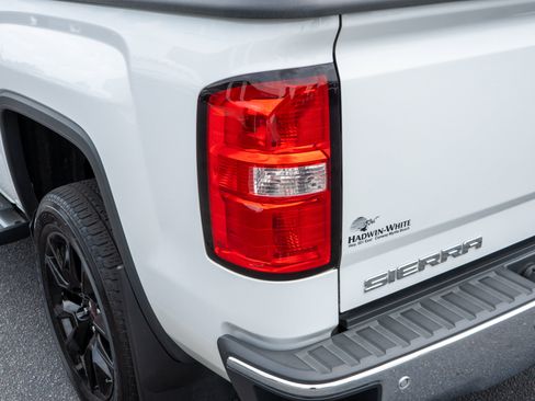 Used 2015 GMC Sierra 1500 SLT w/ SLT Preferred Package AWD/4WD image 10