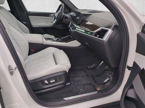 Used 2024 BMW X5 xDrive40i w/ Premium Package image 23