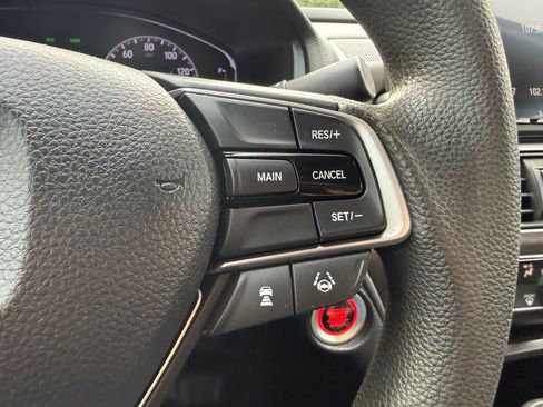 Used 2018 Honda Accord LX image 13