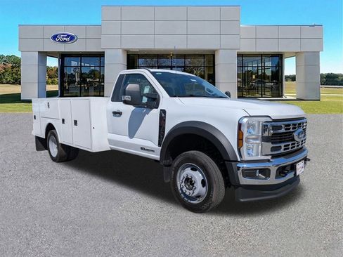 New 2026 Ford F550 4x4 Regular Cab Super Duty w/ XL Chrome Package image 1
