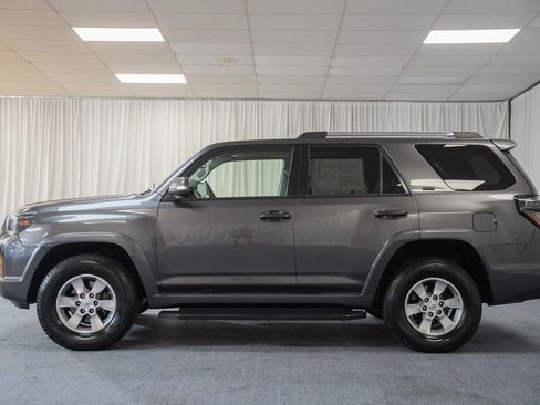 Used 2010 Toyota 4Runner Trail AWD/4WD image 5