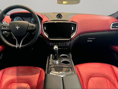 Used 2023 Maserati Ghibli Modena RWD image 9