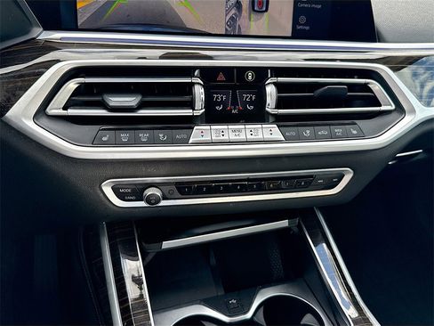 Used 2021 BMW X7 xDrive40i w/ Premium Package image 17