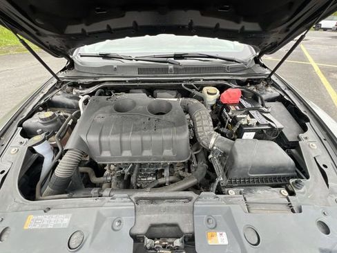 Used 2013 Ford Taurus SEL FWD image 21
