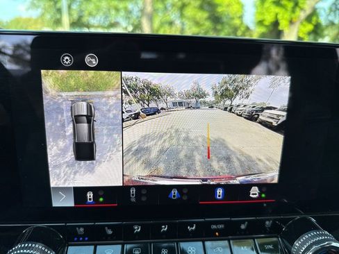 Used 2023 GMC Canyon AT4 w/ AT4 Premium Package image 29