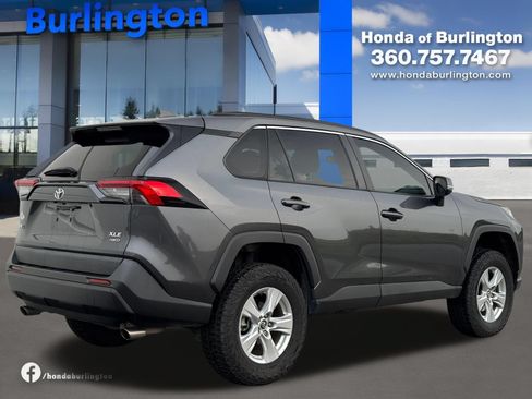 Used 2021 Toyota RAV4 XLE w/ Convenience Package AWD/4WD image 6