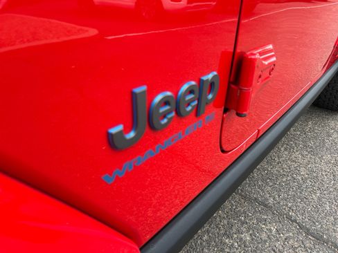 Used 2023 Jeep Wrangler Unlimited Rubicon 4xe AWD/4WD image 23
