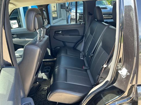 Used 2012 Jeep Liberty Sport AWD/4WD image 27