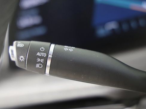 Used 2025 Cadillac XT4 Premium Luxury image 24