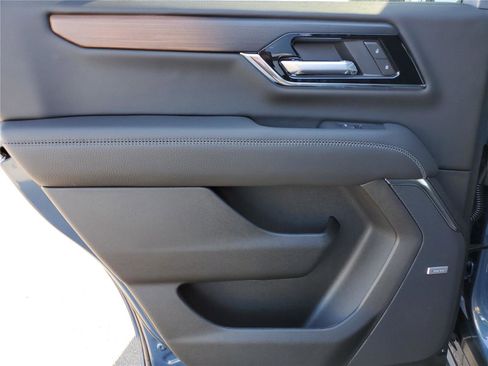 New 2026 GMC Yukon Denali w/ Denali Reserve Package image 17