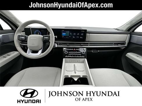 Used 2025 Hyundai Santa Fe SE AWD/4WD image 15