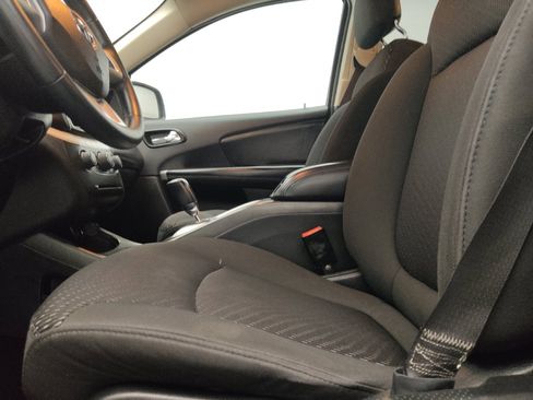 Used 2018 Dodge Journey SE w/ Connectivity Group FWD image 17