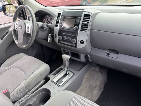 Used 2017 Nissan Frontier SV AWD/4WD image 10