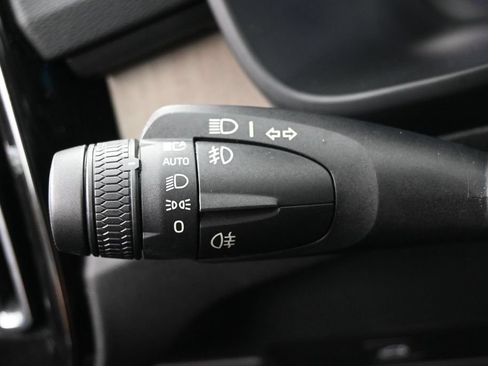 Used 2023 Volvo XC40 B5 Ultimate w/ Climate Package AWD/4WD image 17